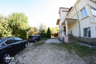 Parter de casa eleganta cu gradina si panorama asupra centrului istori