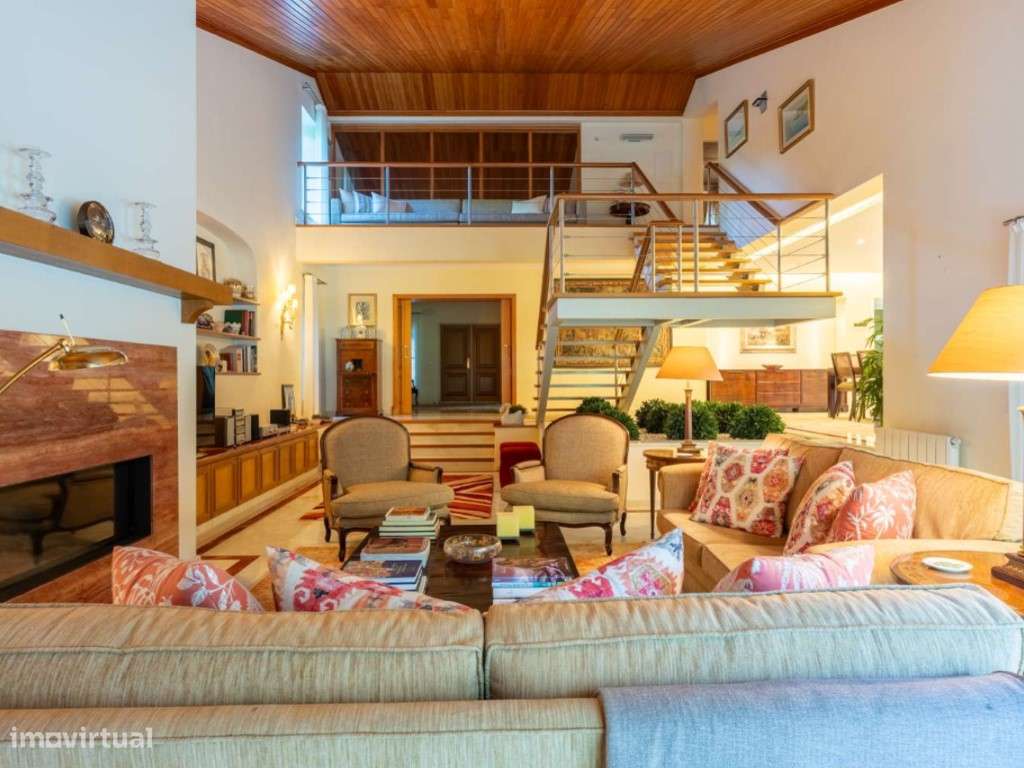 Moradia T5 com jardim e piscina em Santo Estêvão, Benavente - Grande imagem: 5/52