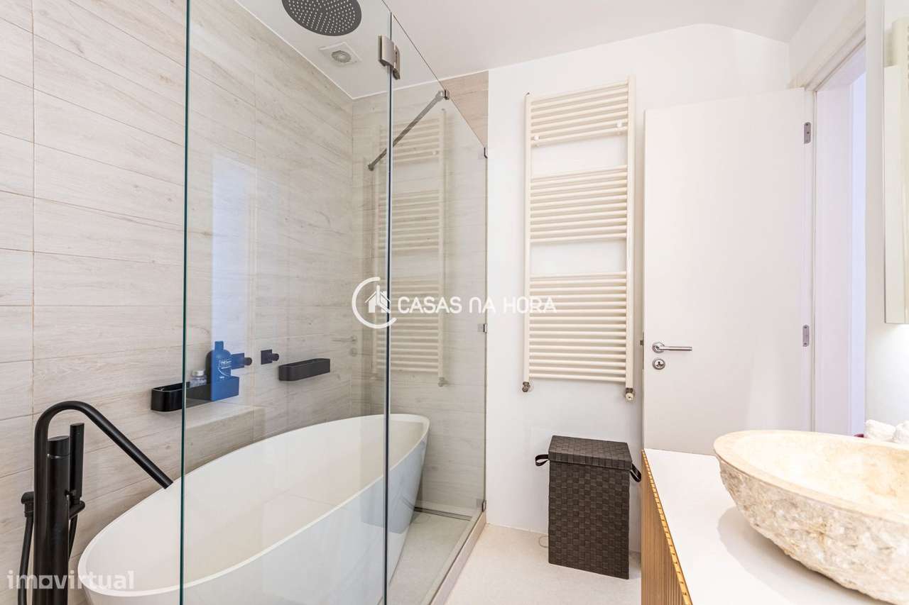 T4 Duplex com terraços e box para 3 viaturas na Avenida Visconde Va...-27