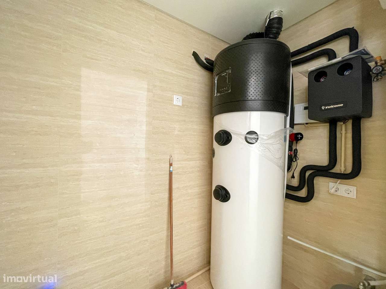 Moradia T4 com Piscina - Santa Iria de Azoia (Bairro da Salvação)-12