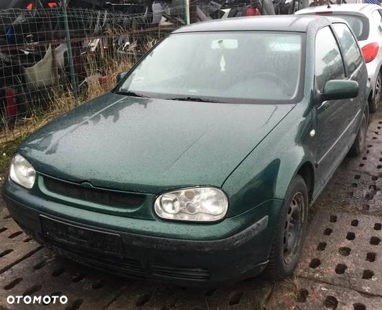 Vw Golf IV 1.9 Tdi 3D - 1