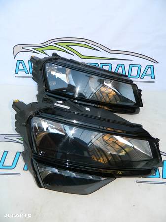 Far dreapta halogen Skoda Karoq model 2020 cod 57B941016A - 1