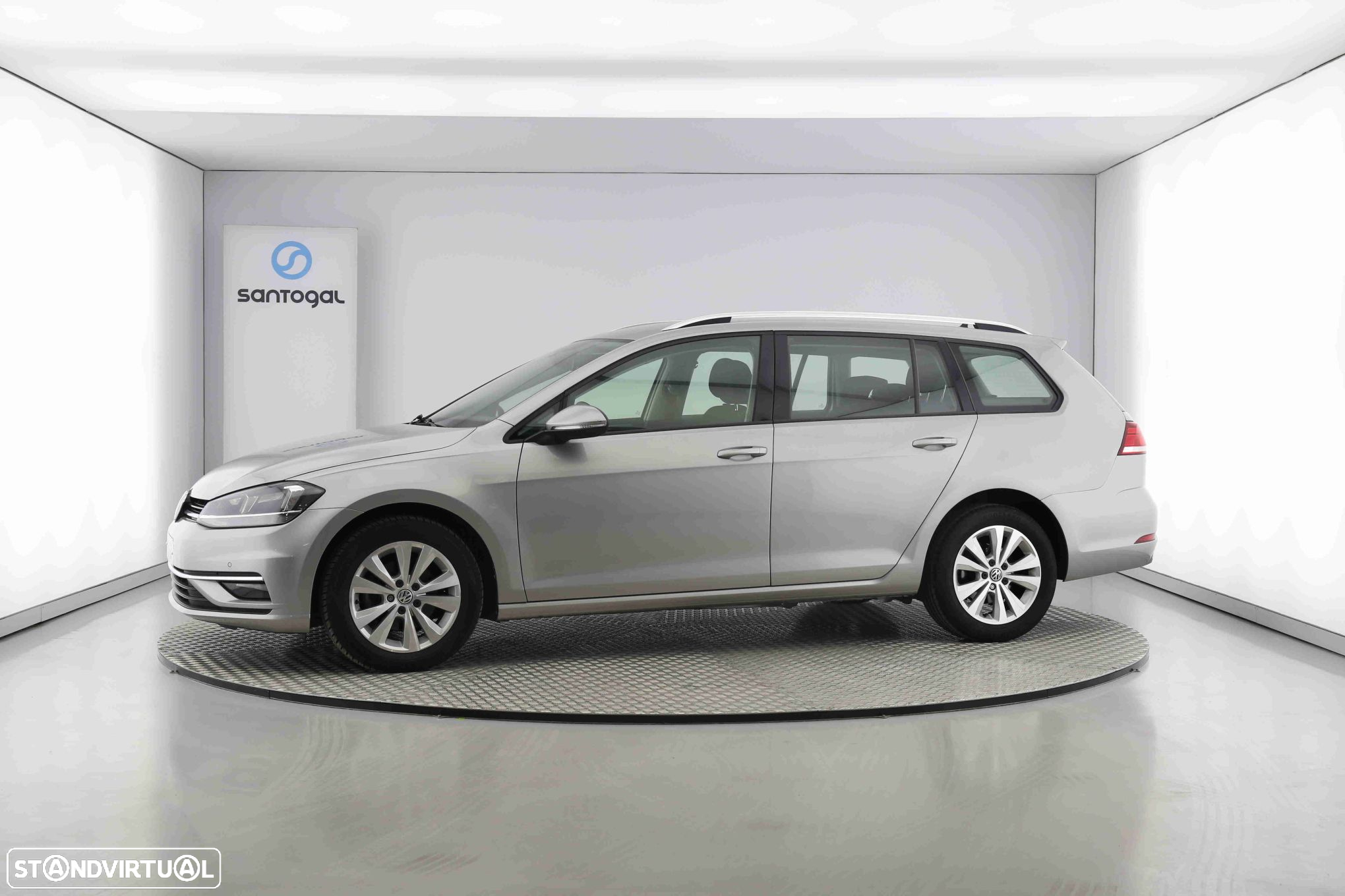 VW Golf 1.6 TDI Confortline - 6