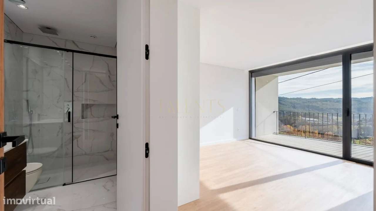 Moradia T4 de Luxo em Gonça a 10 Minutos do Centro de Guimarães-11