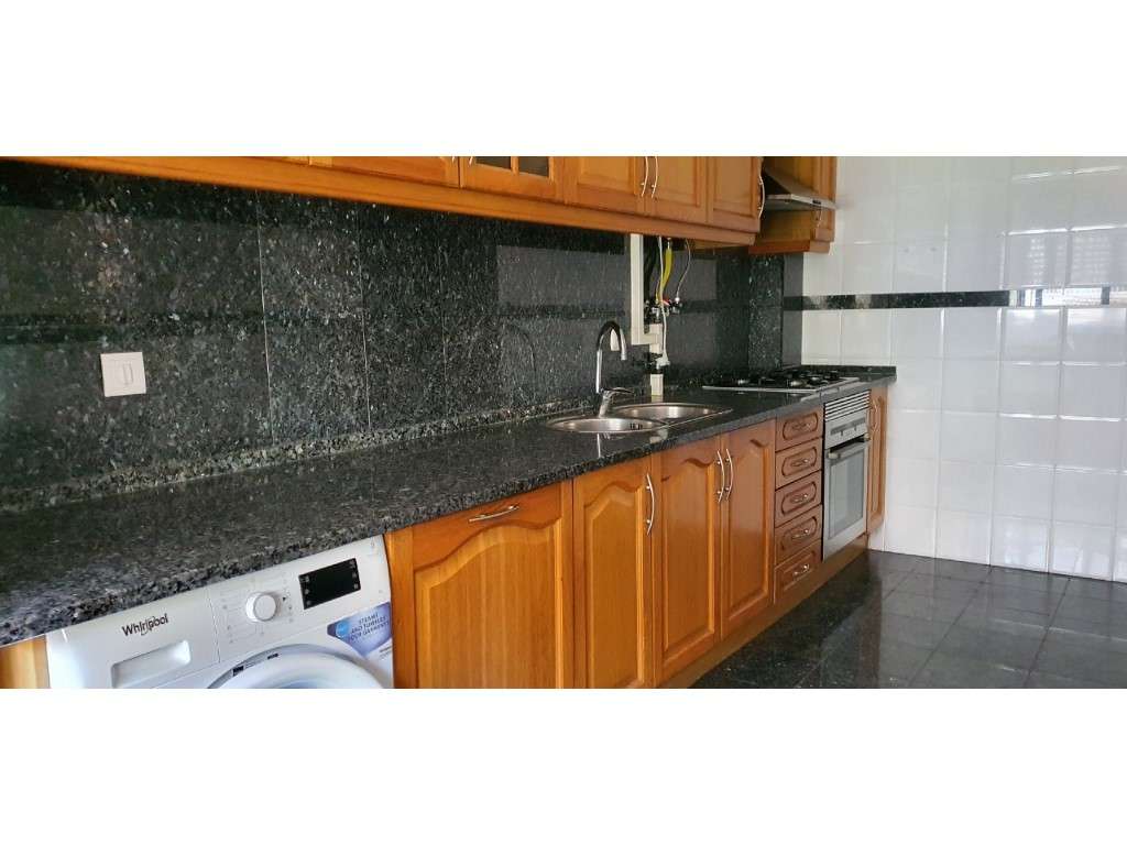 T3 equipado c/garagem para 2 carros na Amadora - Centro - Grande imagem: 2/29