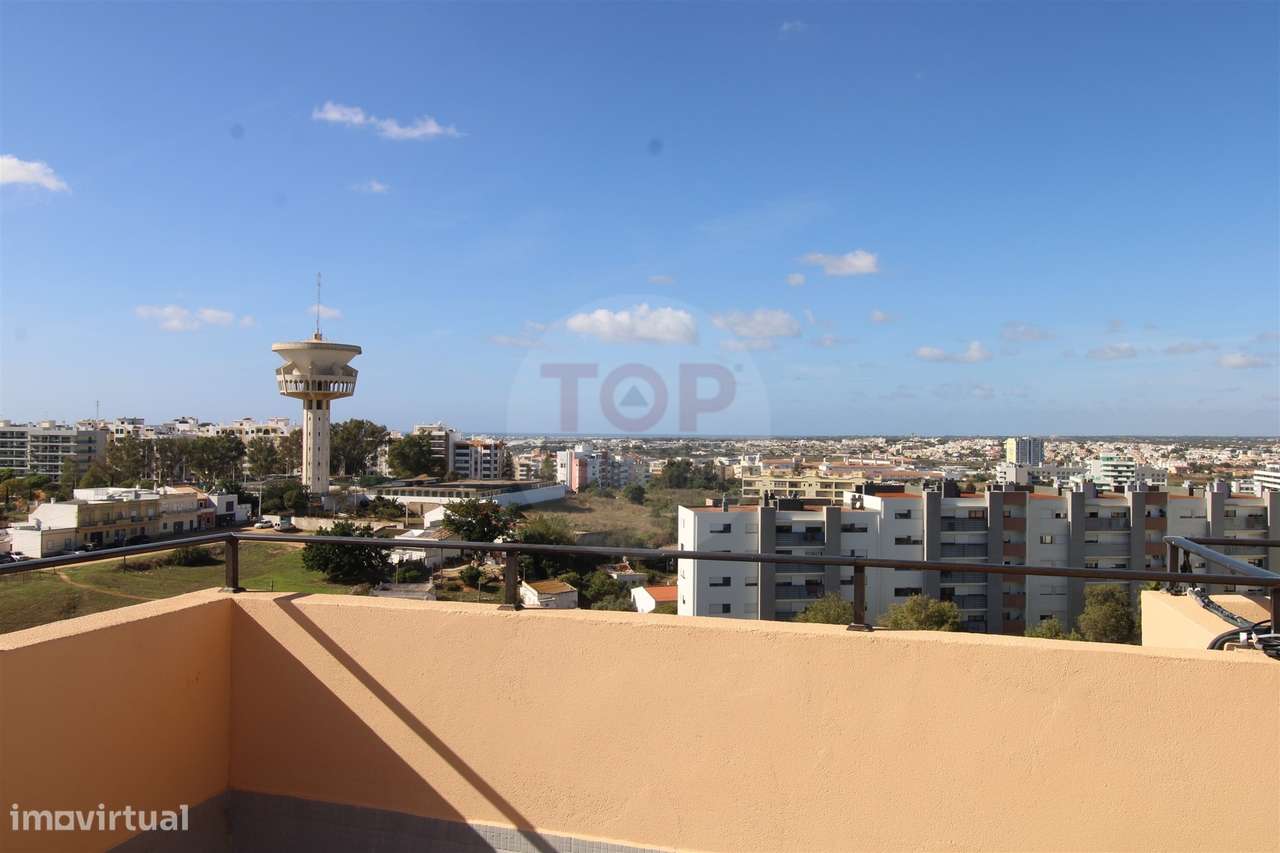 Penthouse T4+1 com Terraço Panorâmico e dois estacionamentos-12