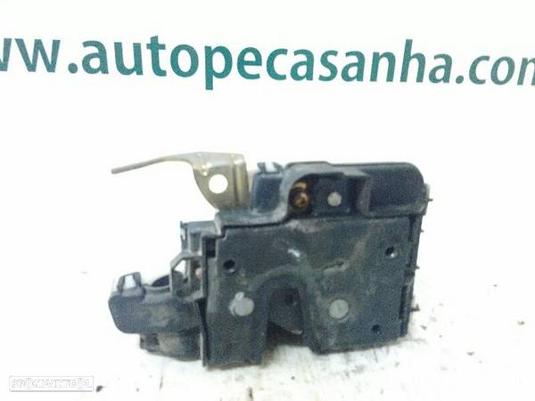 Fecho Da Porta Frente Dto Volkswagen Caddy Ii Caixa (9K9a) - 2