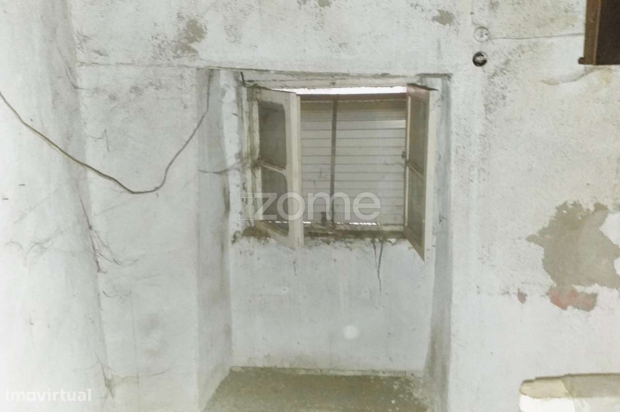 Moradia de 2 pisos para Recuperar na Covilhã - Grande imagem: 4/18