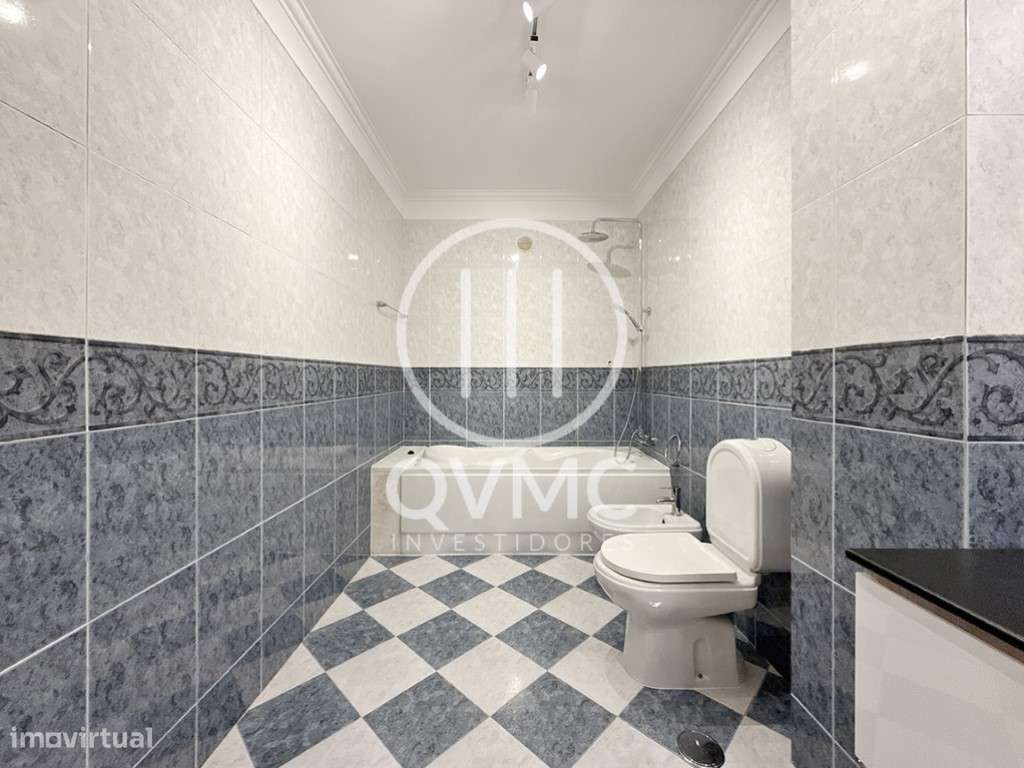 Apartamento T1 na Cavaleira com parqueamento e varanda-22