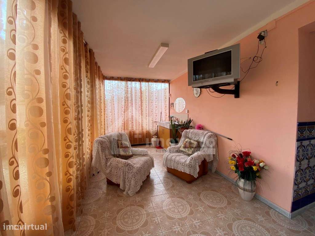 Moradia T5 com anexos e piscina em Figueiró dos Vinhos-8