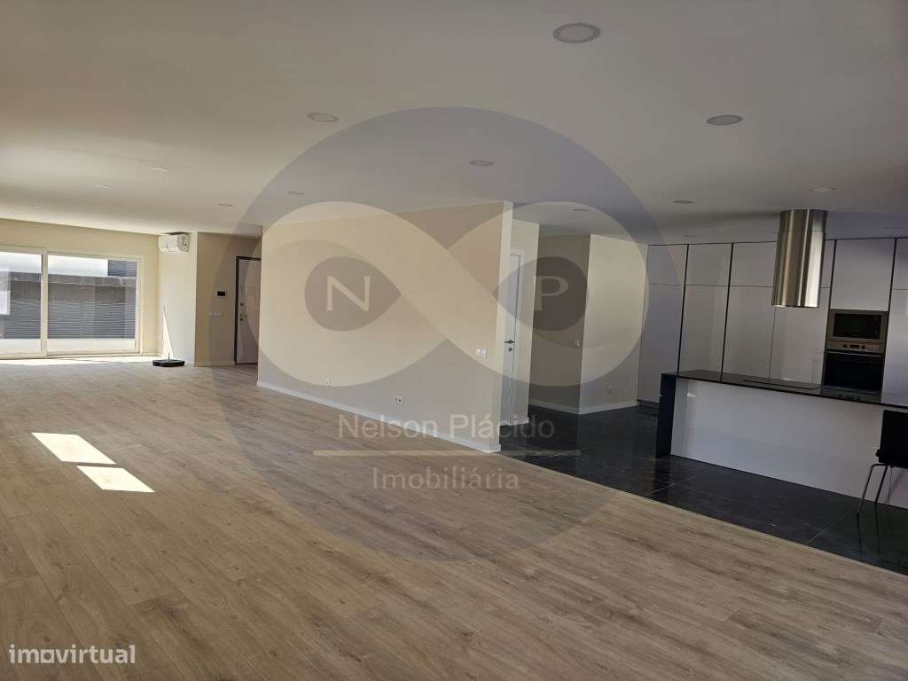 Moradia Independente T5, com piscina, em Ponte do Rol - Torres Vedr... - Grande imagem: 4/34