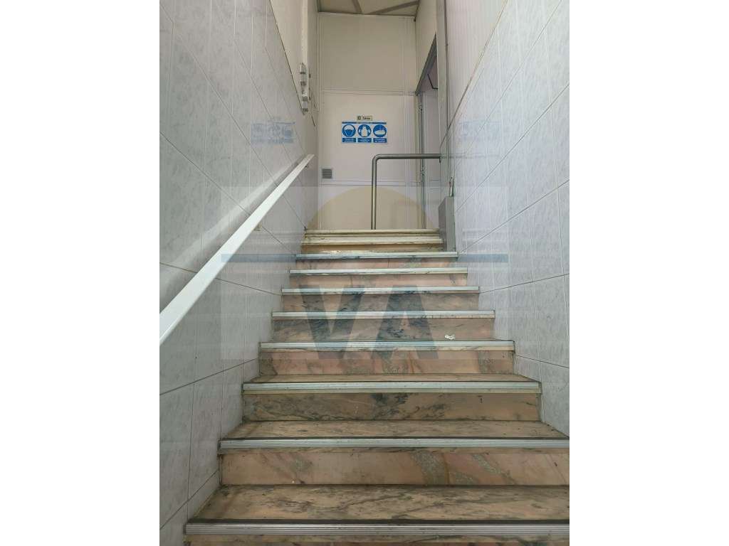 Armazém para Venda em São João da Talha - Excelente Oportunidade às...-24