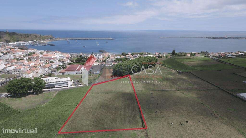 Terreno de 7.929 m2 no coração da Praia da Vitória - Grande imagem: 5/16