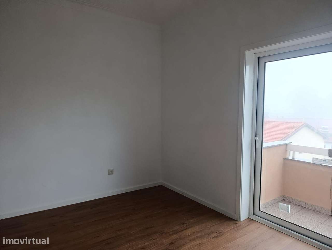 Apartamento T3 Remodelado na Maia, com 125 m², Box 22 m², Varandas-2