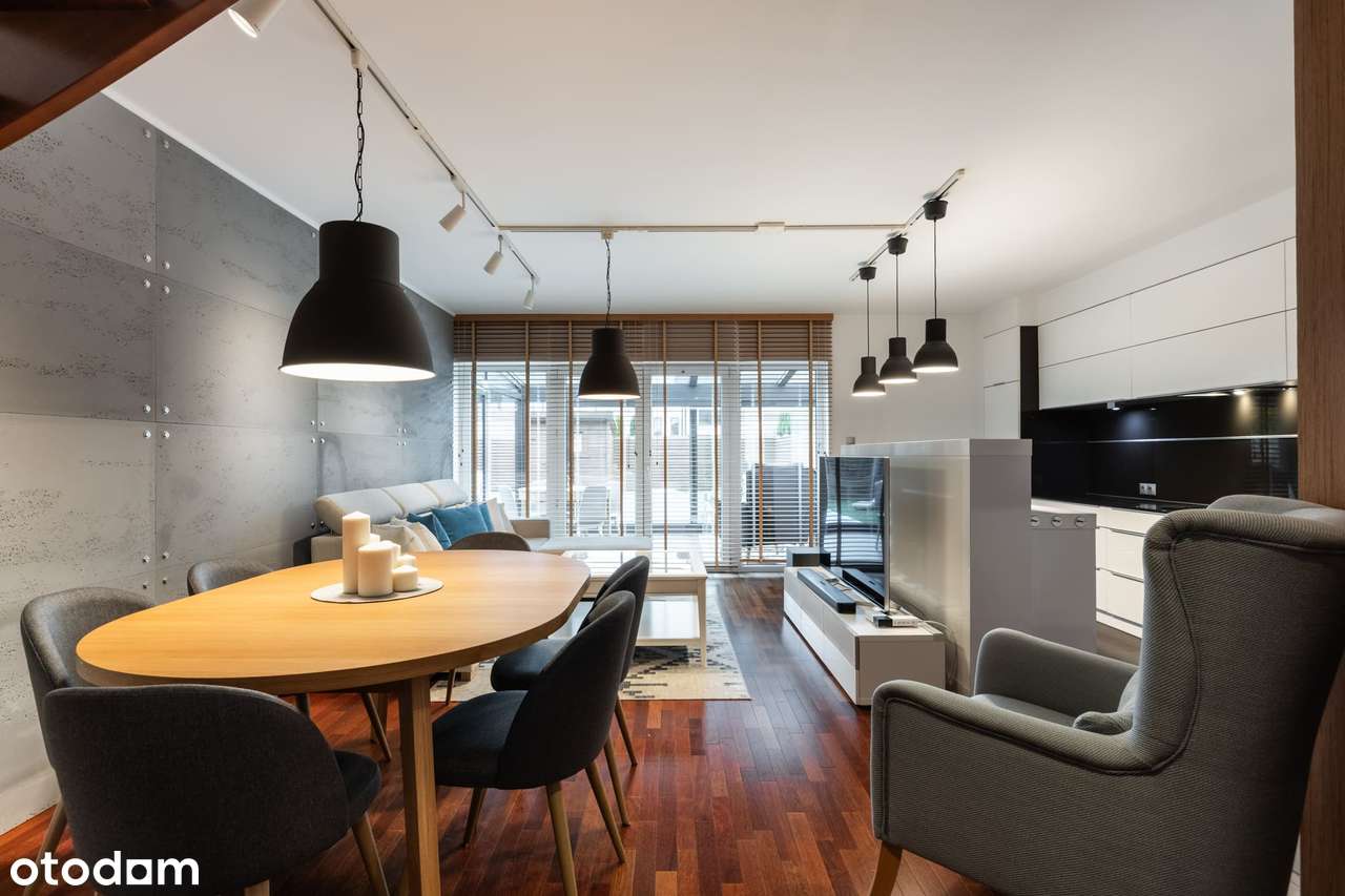 Dom w zabudowie bliźniaczej z basenem.-0