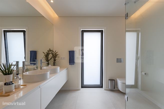 Moradia T3, com jardim e piscina-38
