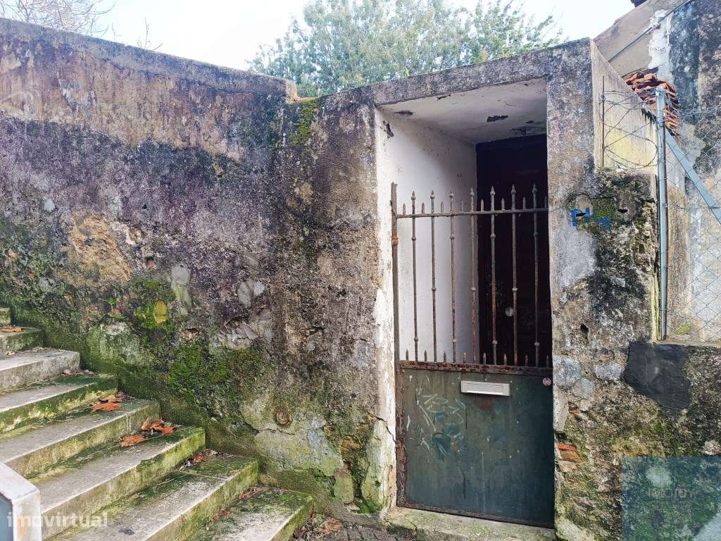 Terreno de dois lotes contíguos com Moradias em ruínas em Agualva -... - Grande imagem: 5/28