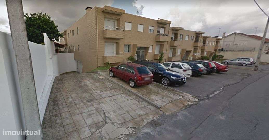 Garagem, Galegos (Santa Maria) - Grande imagem: 2/2