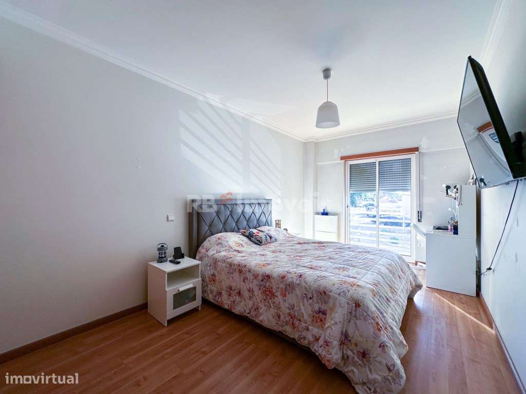 Apartamento T3 c/ Garagem, Sótão e 2 Varandas - Santarém-46