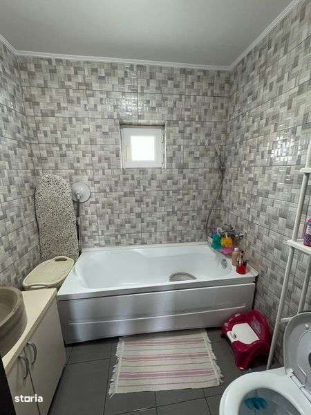 Casa la sol 3 camere Valu lui Traian - partea dreapta - Imagine principală: 5/7