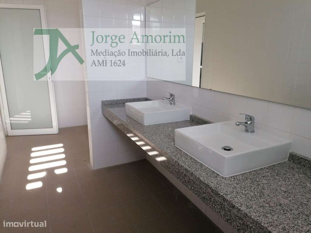 Armazém industrial 995 m2 - Como Novo - Grande imagem: 4/9