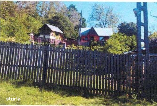 Casa si teren Malureni, cota parte 3/8, ID: R2617738 - Imagine principală: 1/7