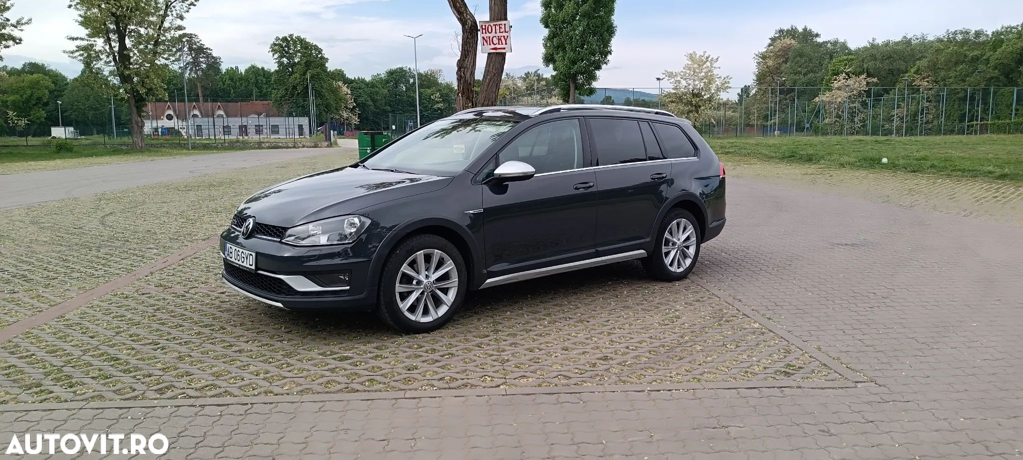 Volkswagen Golf Alltrack 1.6 TDI 4Motion - 1