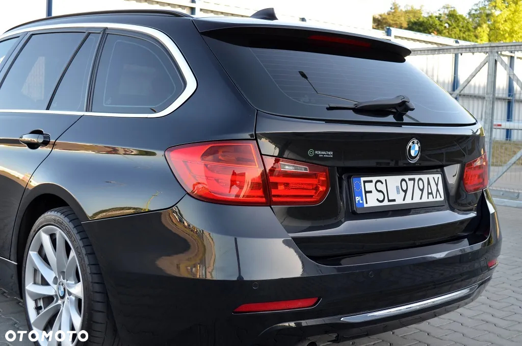 BMW Seria 3 320d Luxury Line - 25