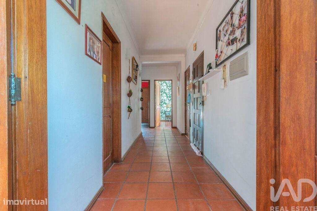 Moradia isolada T5 em Marinha Grande de 285,45 m2 - Grande imagem: 4/21