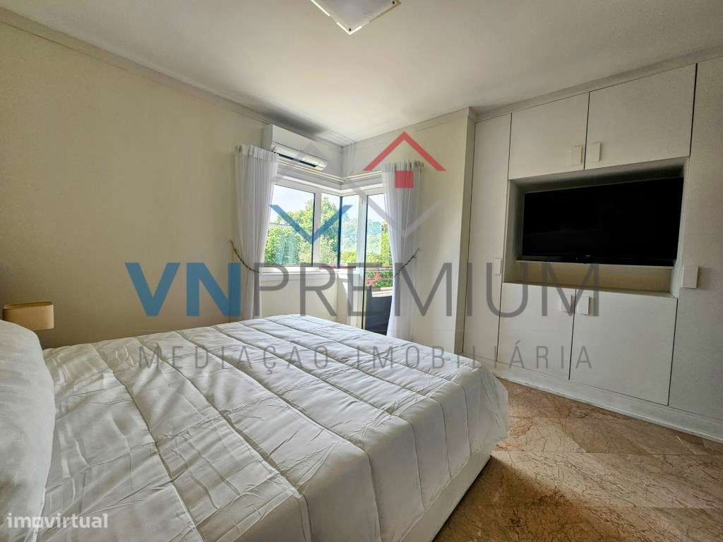 Excelente apartamento T4 em frente ao Casino do Estoril-23
