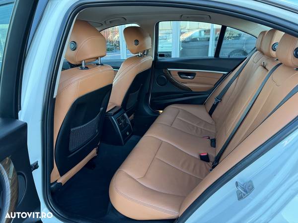 BMW Seria 3 318i Aut. Luxury Line - 21