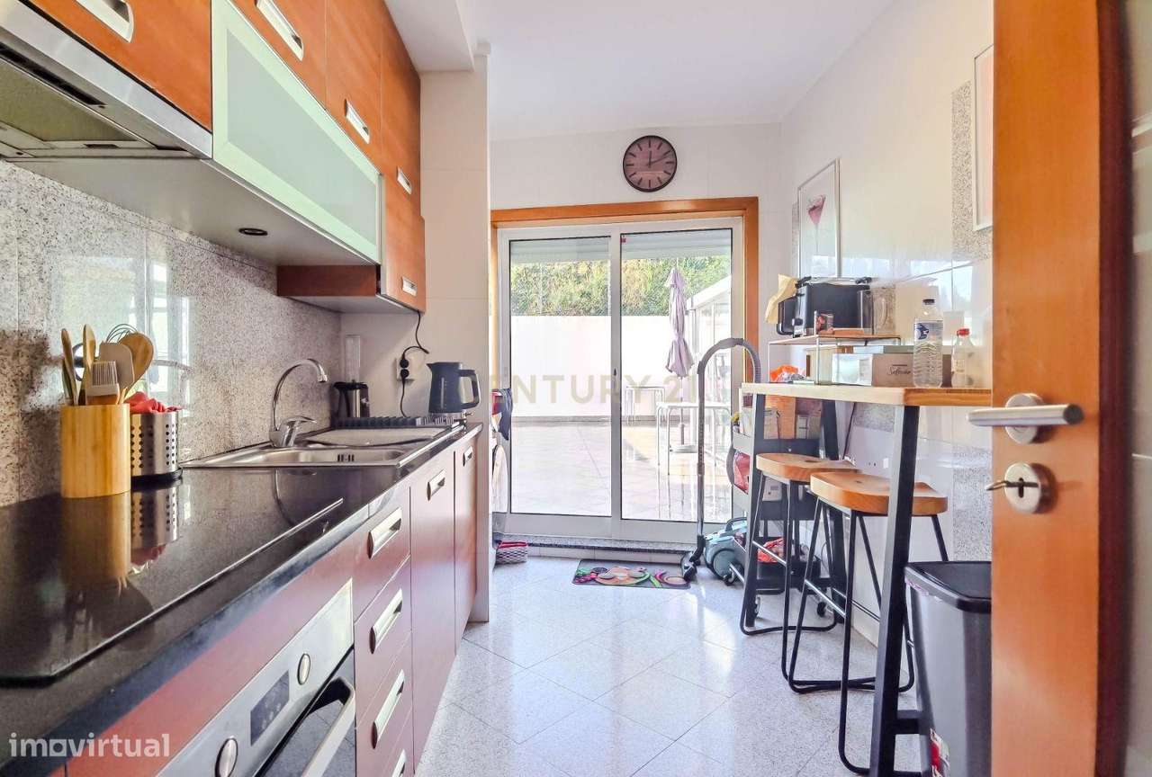 Apartamento T1 com Terraço – Vilar de Andorinho, Gaia-11