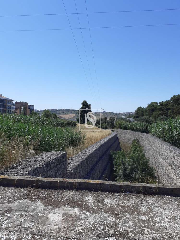 Terreno Urbano para construção de prédio em Vialonga-6