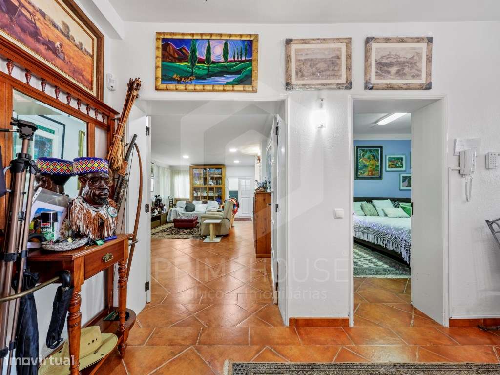 Villa T9 Exclusiva em Ferragudo com Alto Potencial de Rendimento-5