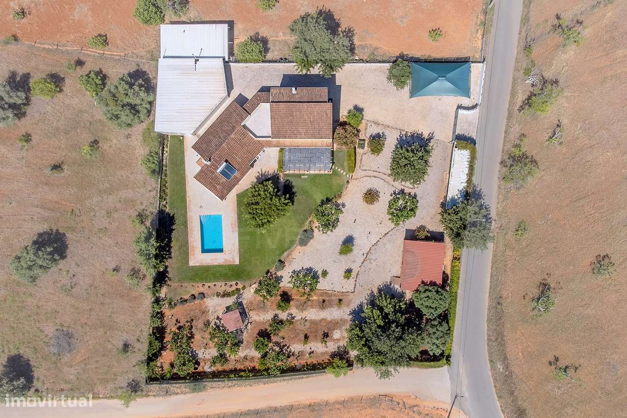 Moradia T4 na Guia -  Charme Algarvio com Total Privacidade - Piscina-56