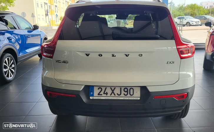 Volvo XC 40 2.0 D3 Geartronic - 23