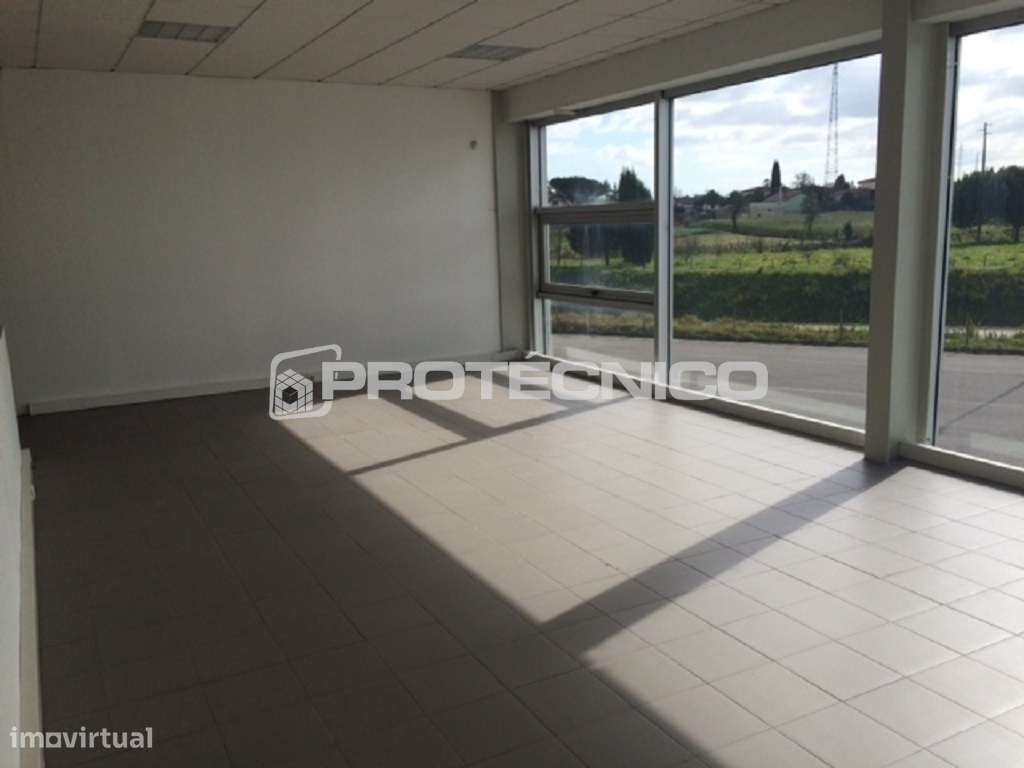 Armazém c/ 1.219m2 – Z. I. de Barrô - Grande imagem: 5/8