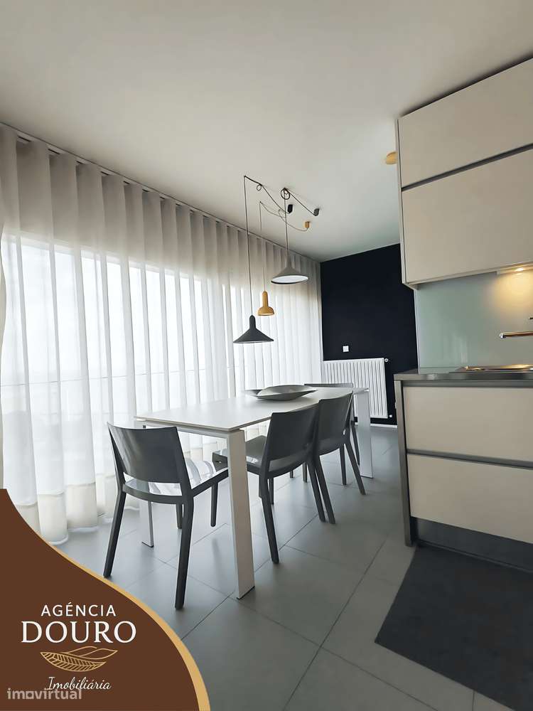 Apartamento T4 mobilado e equipado em frente à Praia de Matosinhos - Grande imagem: 4/8