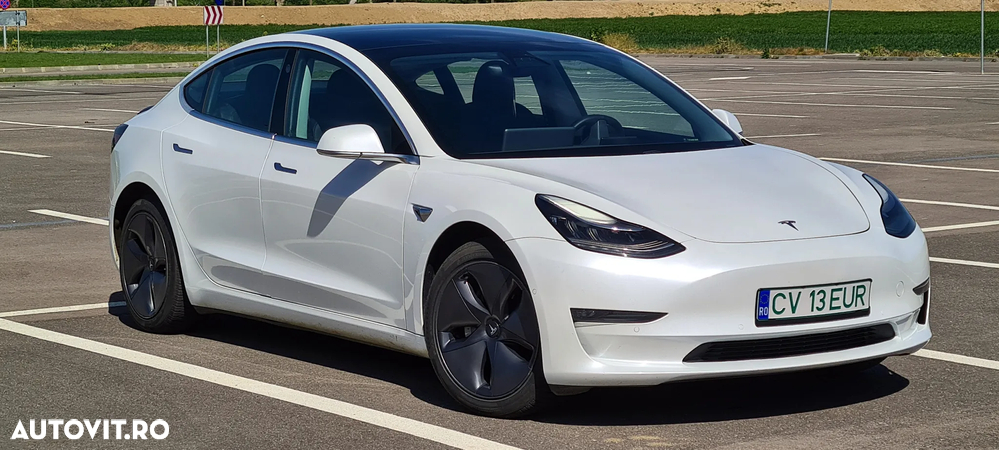 Tesla Model 3 - 4