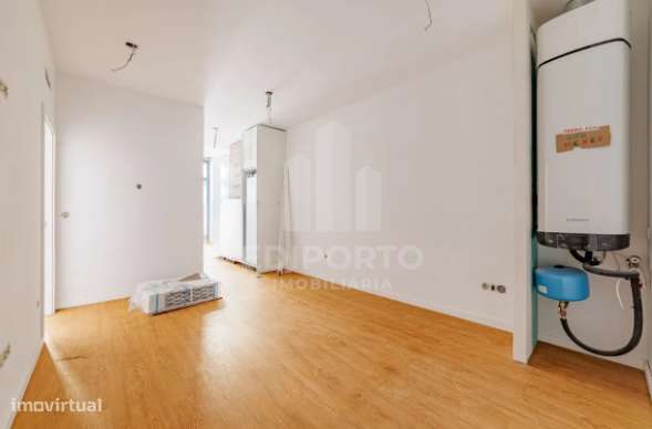 Fantástico T1 com varanda em Campanhã perto do Metro - Grande imagem: 4/23