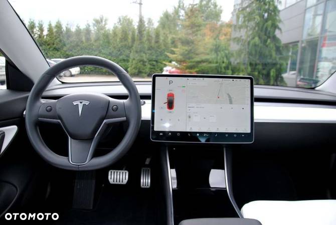 Tesla Model 3 - 17