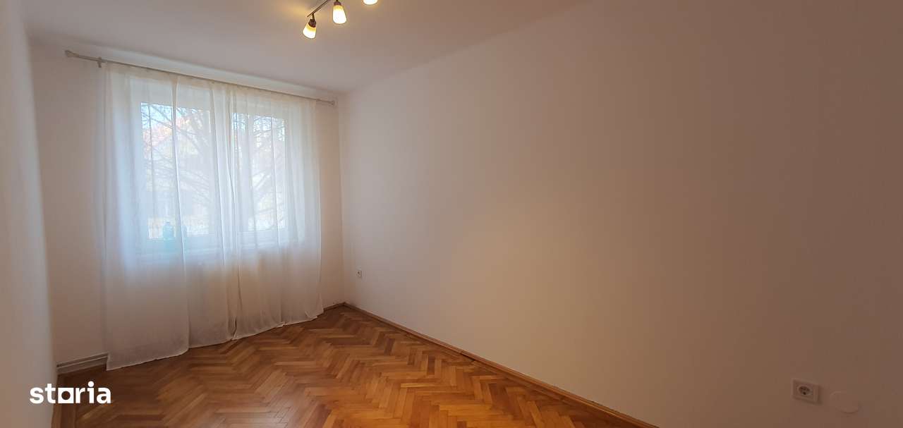 Vand apartament de 3 camere,etaj 1,zona Calea Dumbravii -Dioda-2