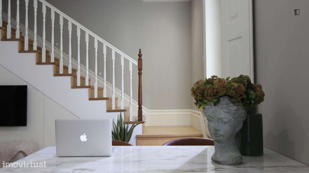 Apartamento com 2 quartos - localizado em Guimaraes - Grande imagem: 4/6