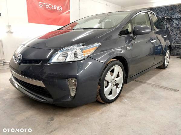 Toyota Prius (Hybrid) - 1