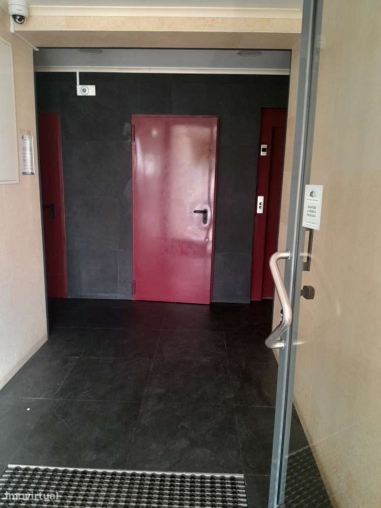 T2 Semi-Novo C/ Garagem Olhão-28