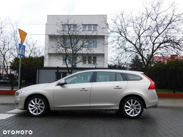 Volvo V60 D3 Summum - 6