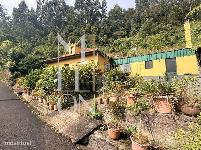 Moradia térrea com 2000 m2 de terreno|a 25 minutos do Funchal.-0