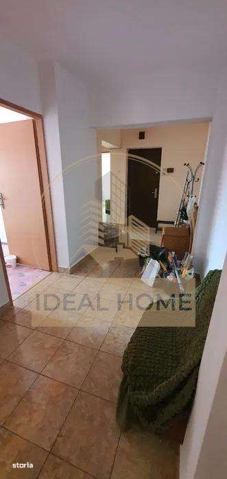 Nicolina - Lidl - 3 Camere Decomandat - 70 Mp - Bloc 1990 - Imagine principală: 3/8