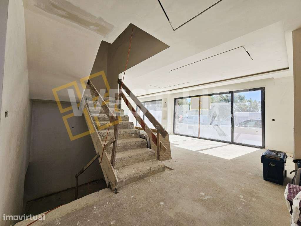 Arquitetura Contemporânea - NOVA - Moradia T4 com três suítes junto...-10