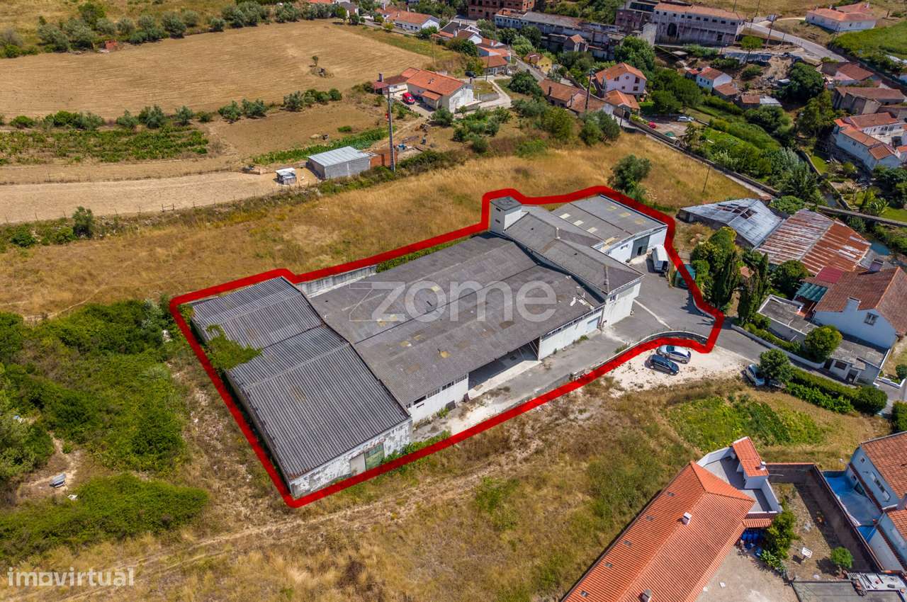 Pavilhão/Armazém Industrial, à entrada de Alcobaça c/ 1960m2-9